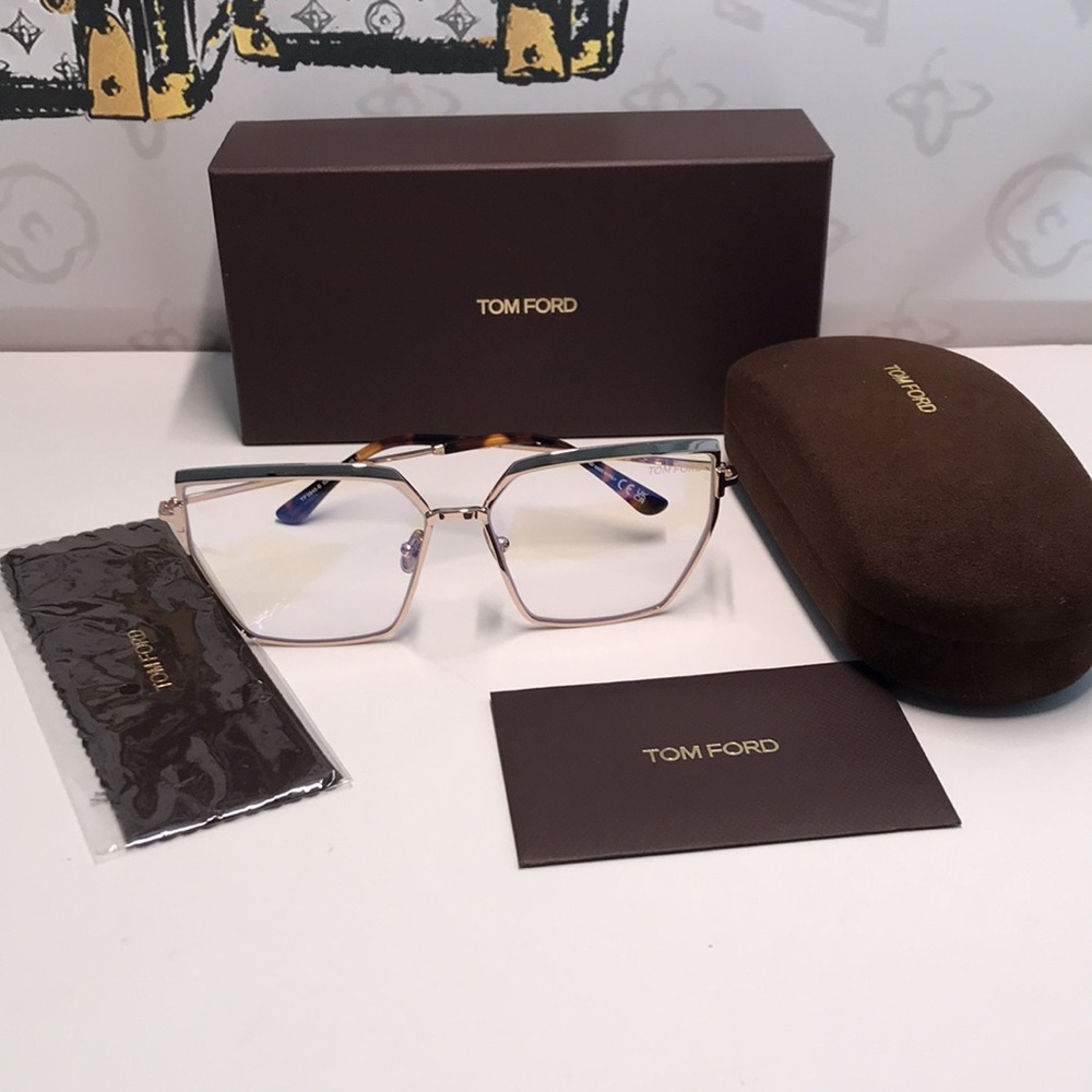 New Authentic Tom Ford Women's Gold Frame Glasses TF5946-B 028 - Picture 10 of 12